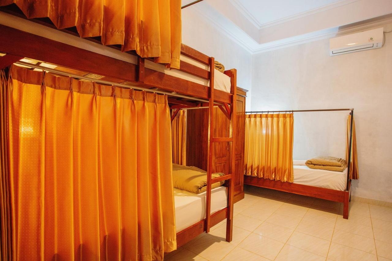 Kamasanti Hostel Toyapakeh Екстер'єр фото
