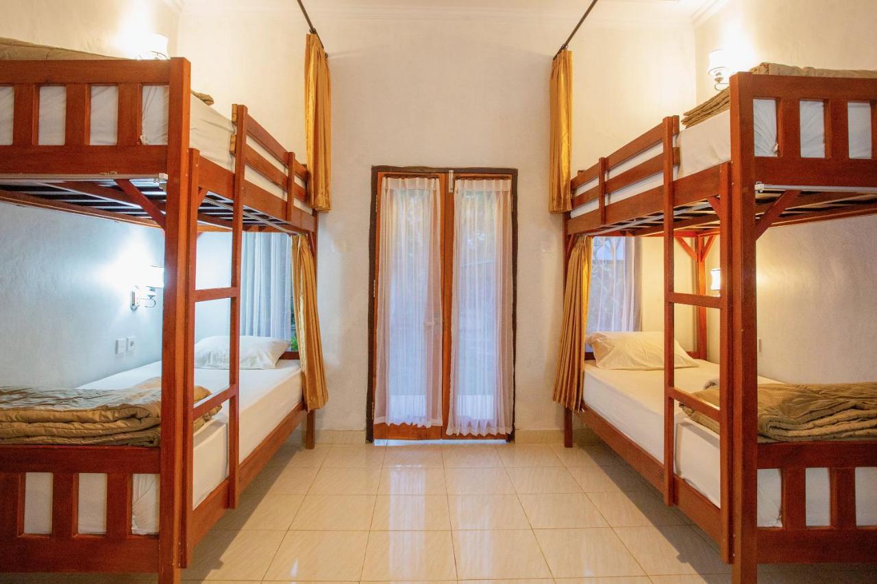 Kamasanti Hostel Toyapakeh Екстер'єр фото