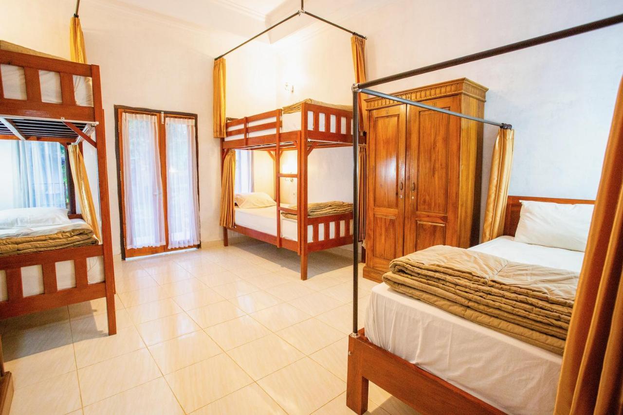 Kamasanti Hostel Toyapakeh Екстер'єр фото