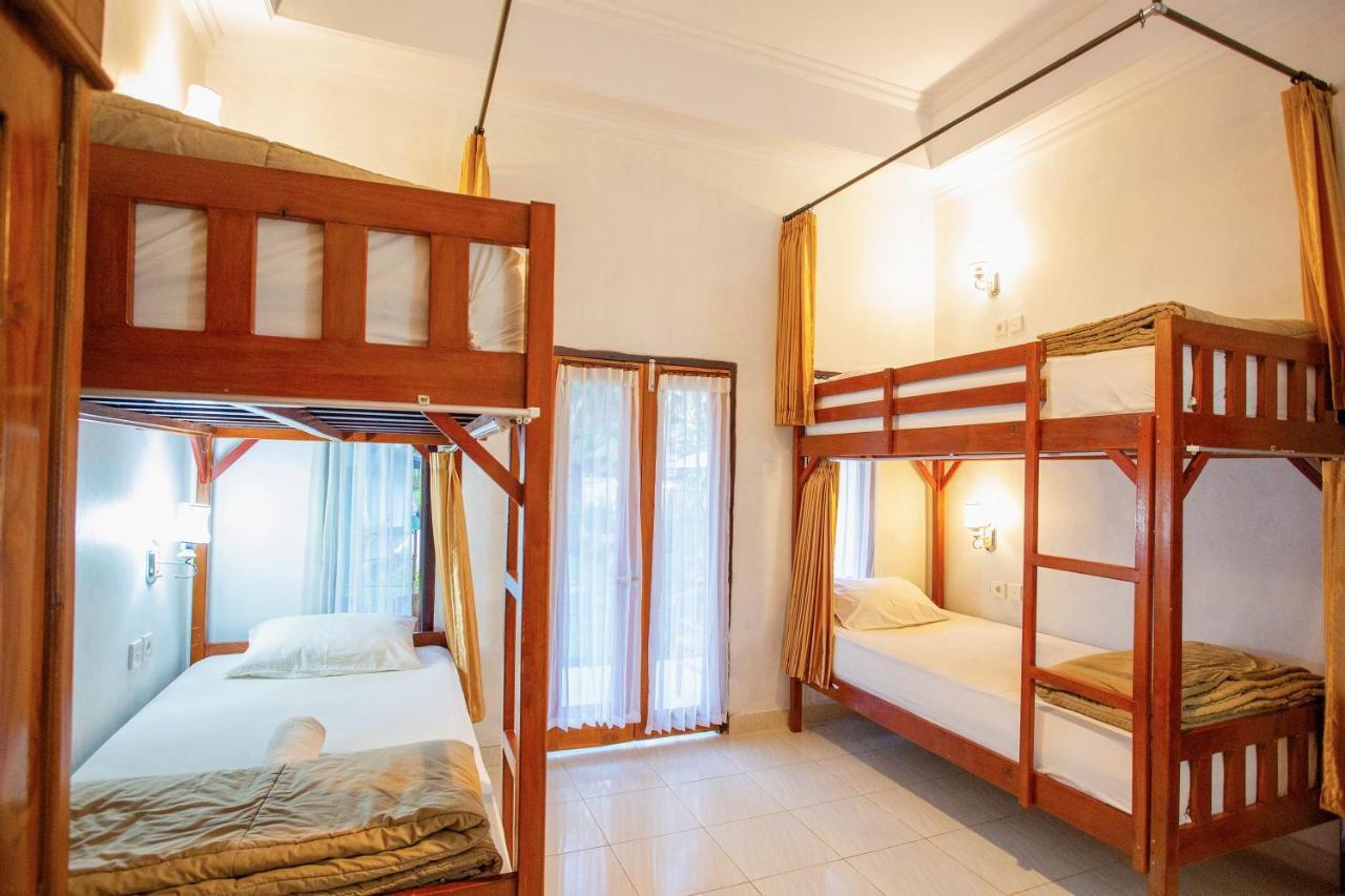 Kamasanti Hostel Toyapakeh Екстер'єр фото