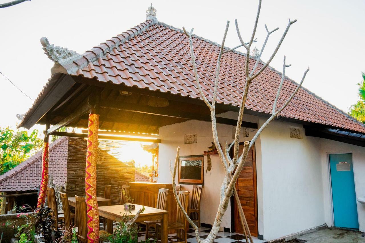 Kamasanti Hostel Toyapakeh Екстер'єр фото