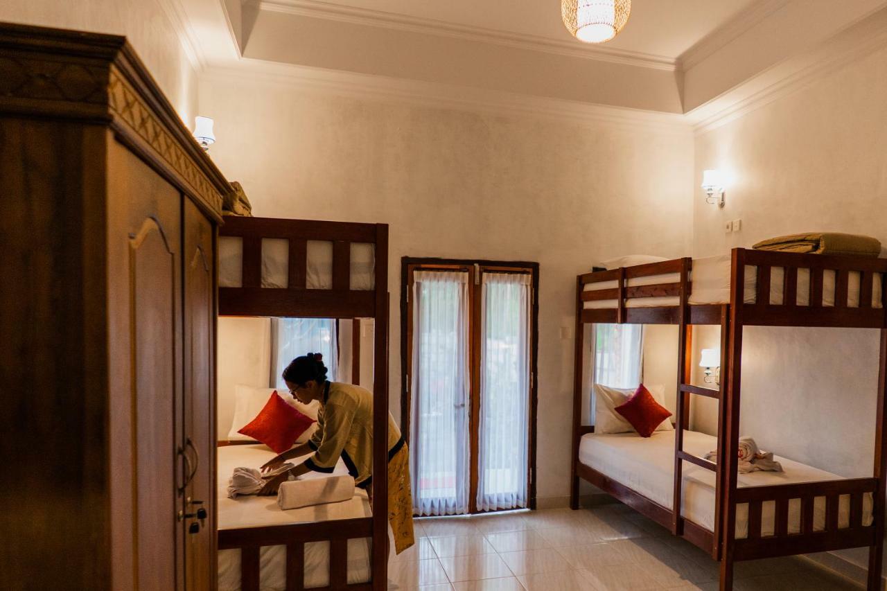 Kamasanti Hostel Toyapakeh Екстер'єр фото